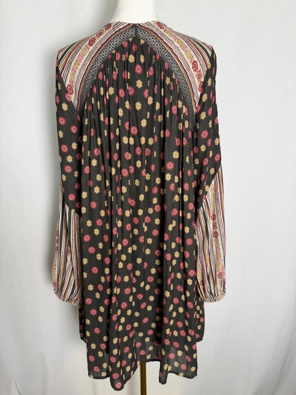 Free People Rain or Shine Pebble Print Boho Floral Tunic Mini Dress Size Medium - Picture 8 of 12